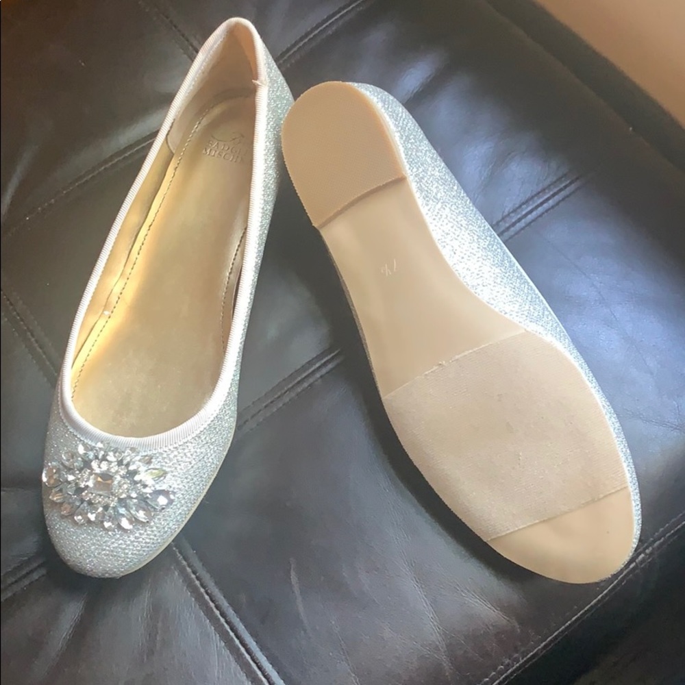 NEVER WORN - Badgley Mischka size 7.5 flats
